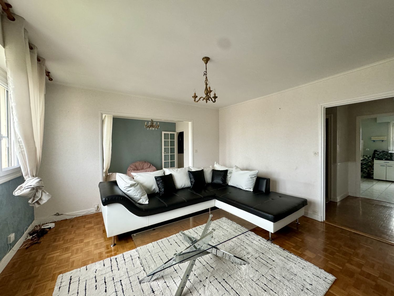 Salon d'un logement géré par MASSIA Real Estate
