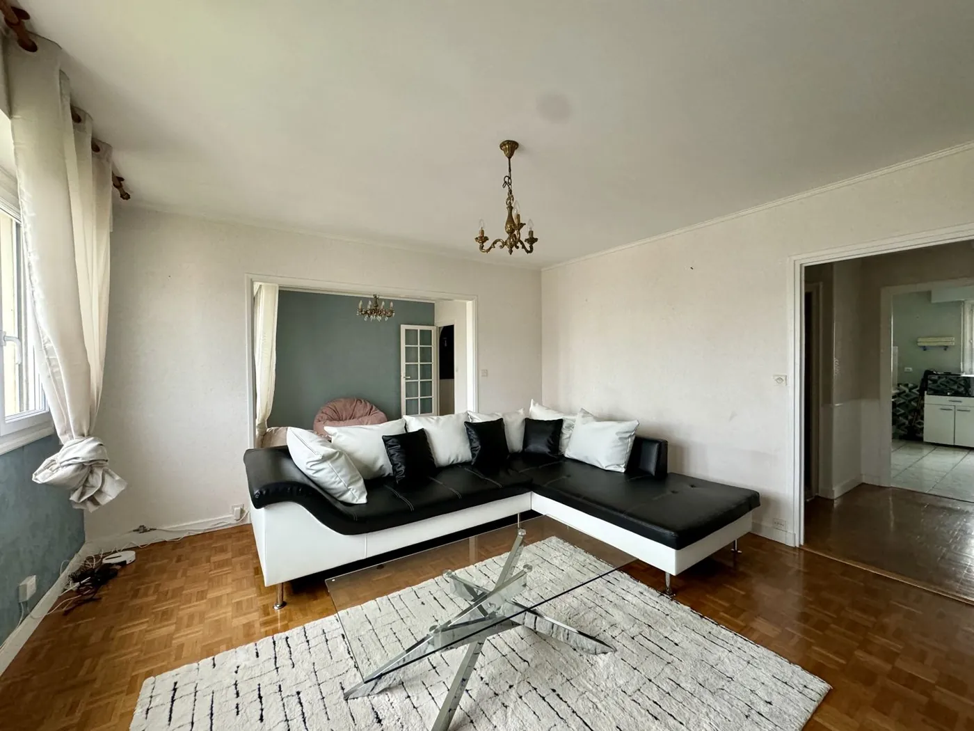 Salon d'un logement géré par MASSIA Real Estate